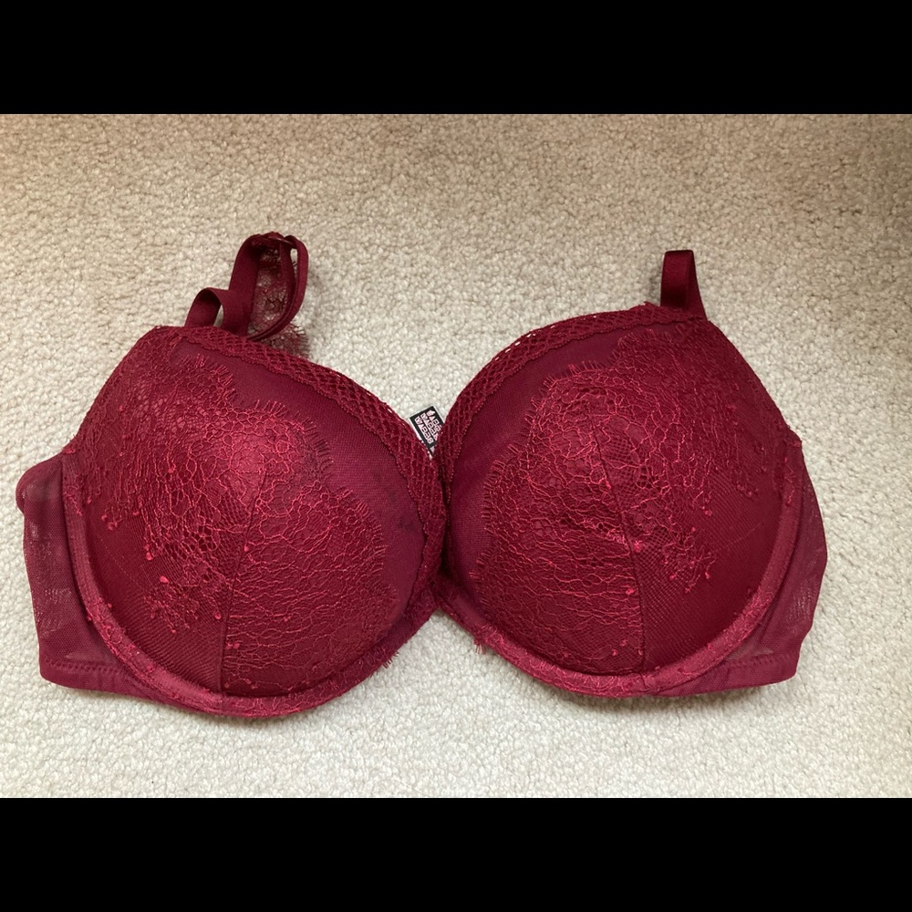 Victoria’s Secret very sexy push up bra. 38C